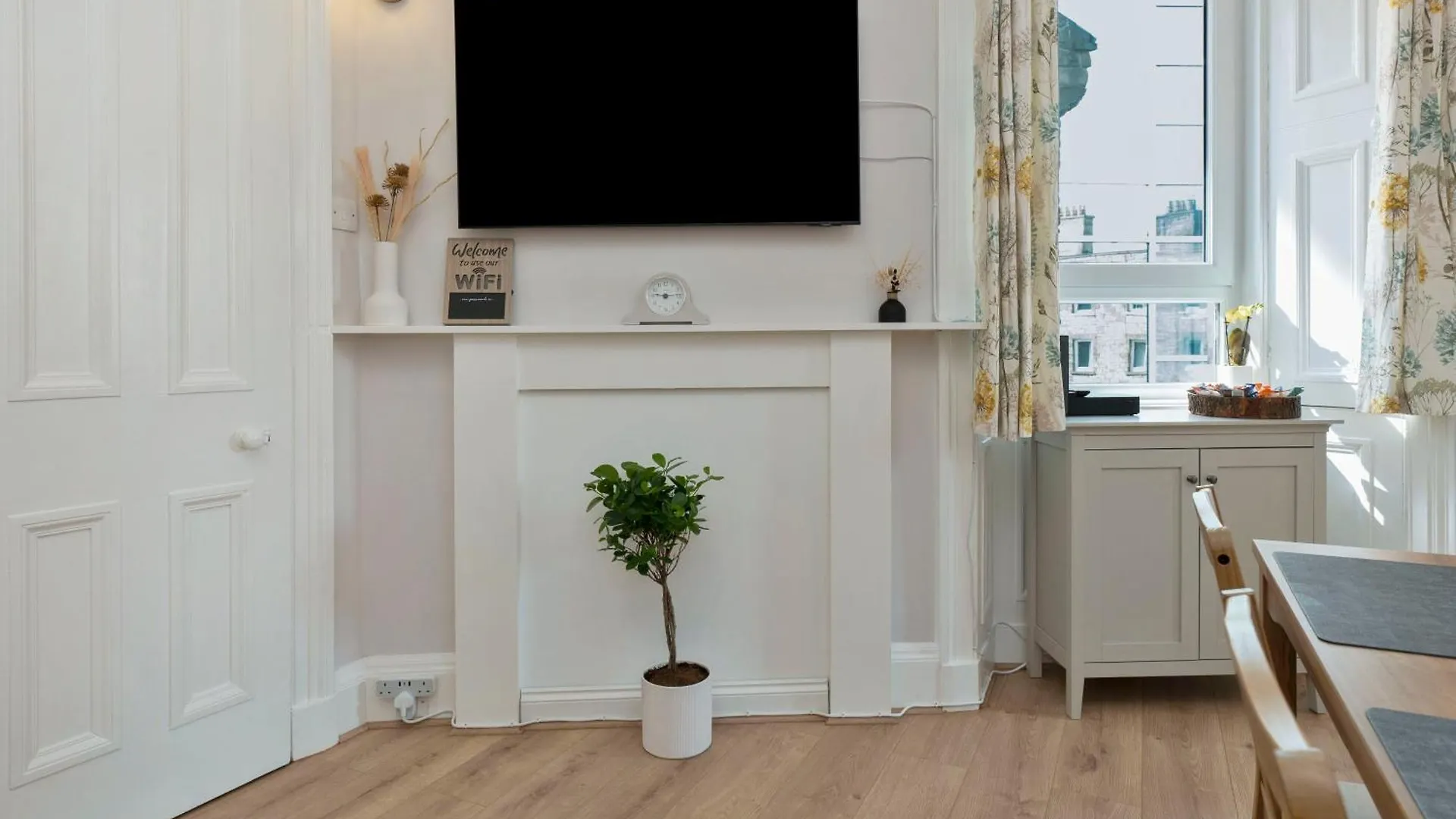 Lovely Haymarket Apartment - Central Edinburgh