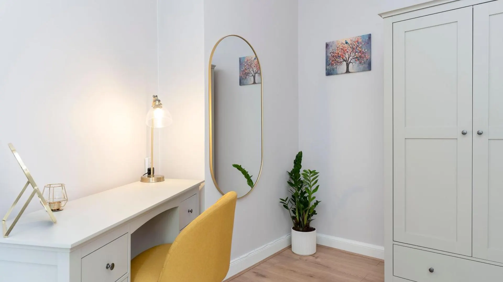 Lovely Haymarket Apartment - Central Edinburgh