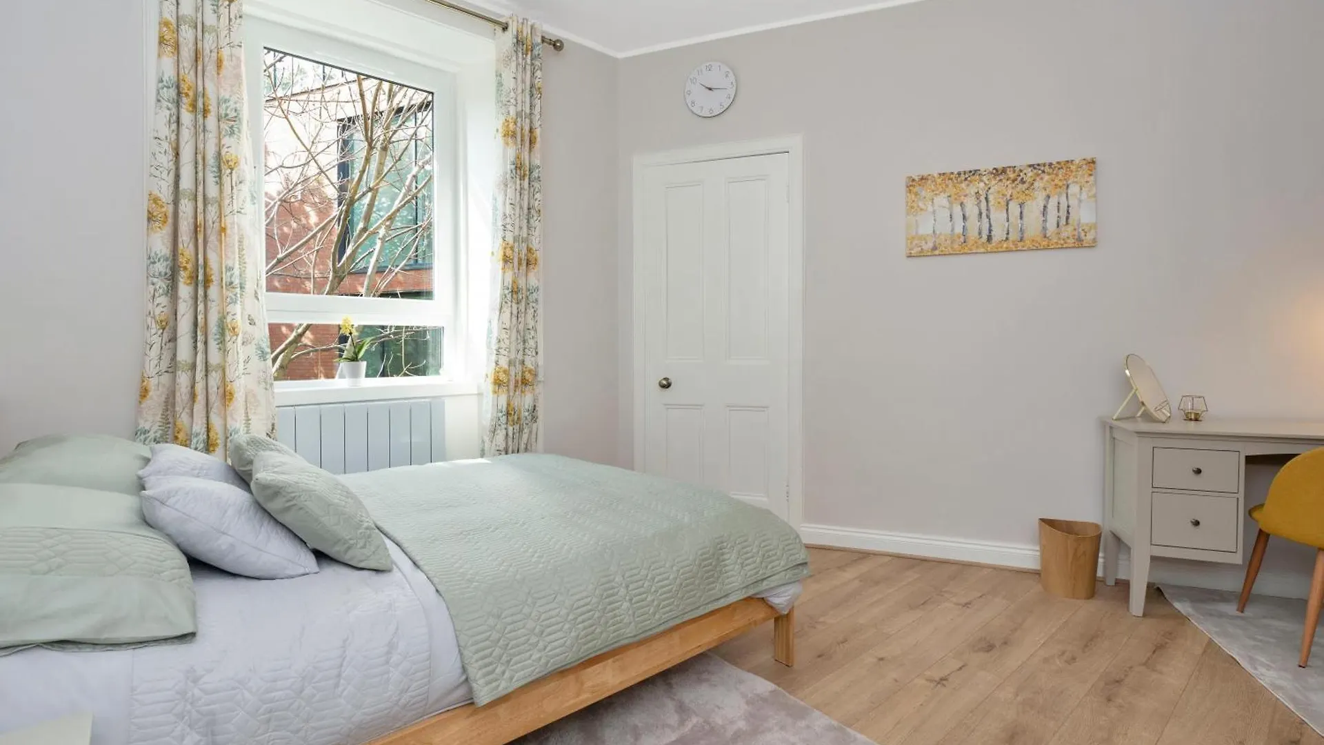 Lovely Haymarket Apartment - Central Edinburgh