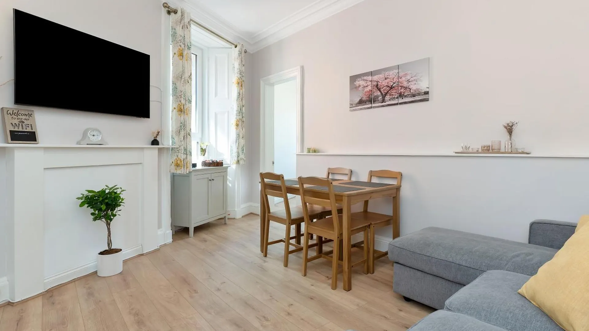 Lovely Haymarket Apartment - Central Edinburgh