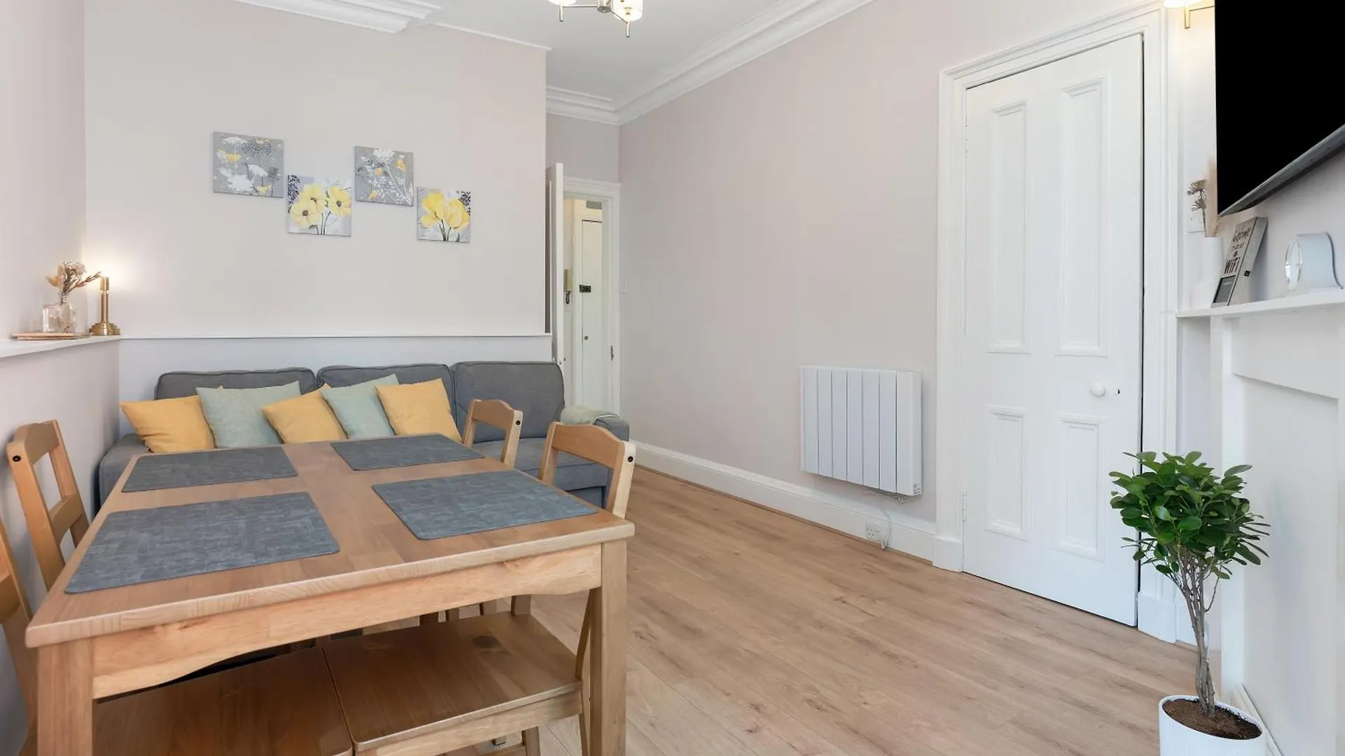 Lovely Haymarket Apartment - Central Edinburgh