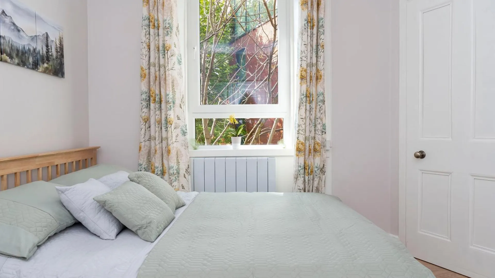 Lovely Haymarket Apartment - Central Edinburgh 0*,