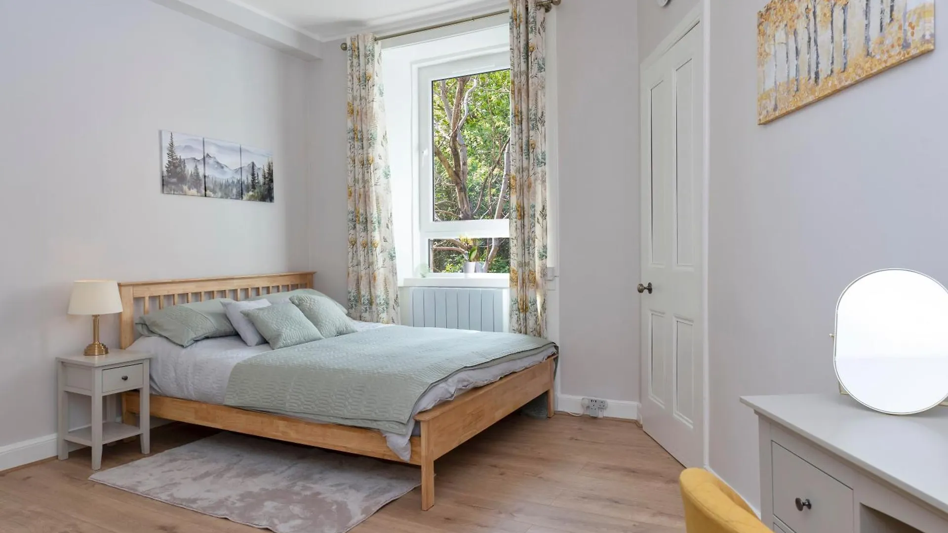 Lovely Haymarket Apartment - Central Edynburg